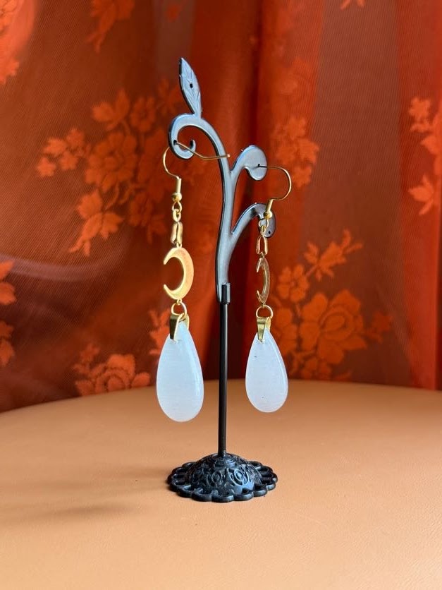 white monalisa earrings - gold w/ crescent moons