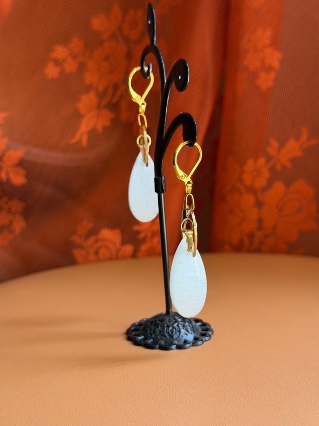 white monalisa earrings - gold w/ moons