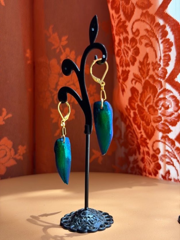 jewel beetle earwings - gold