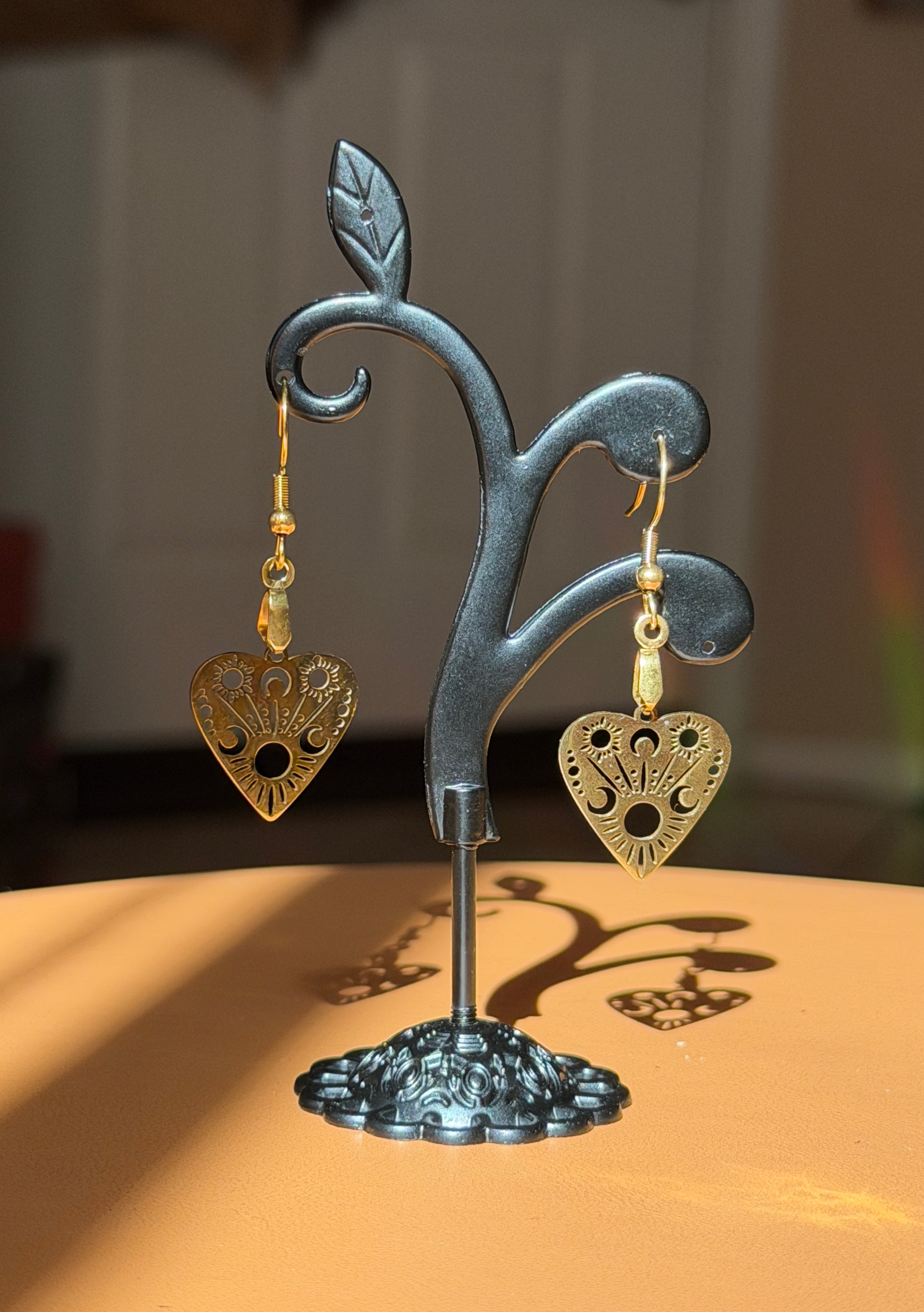 cutesie heart earrings - gold