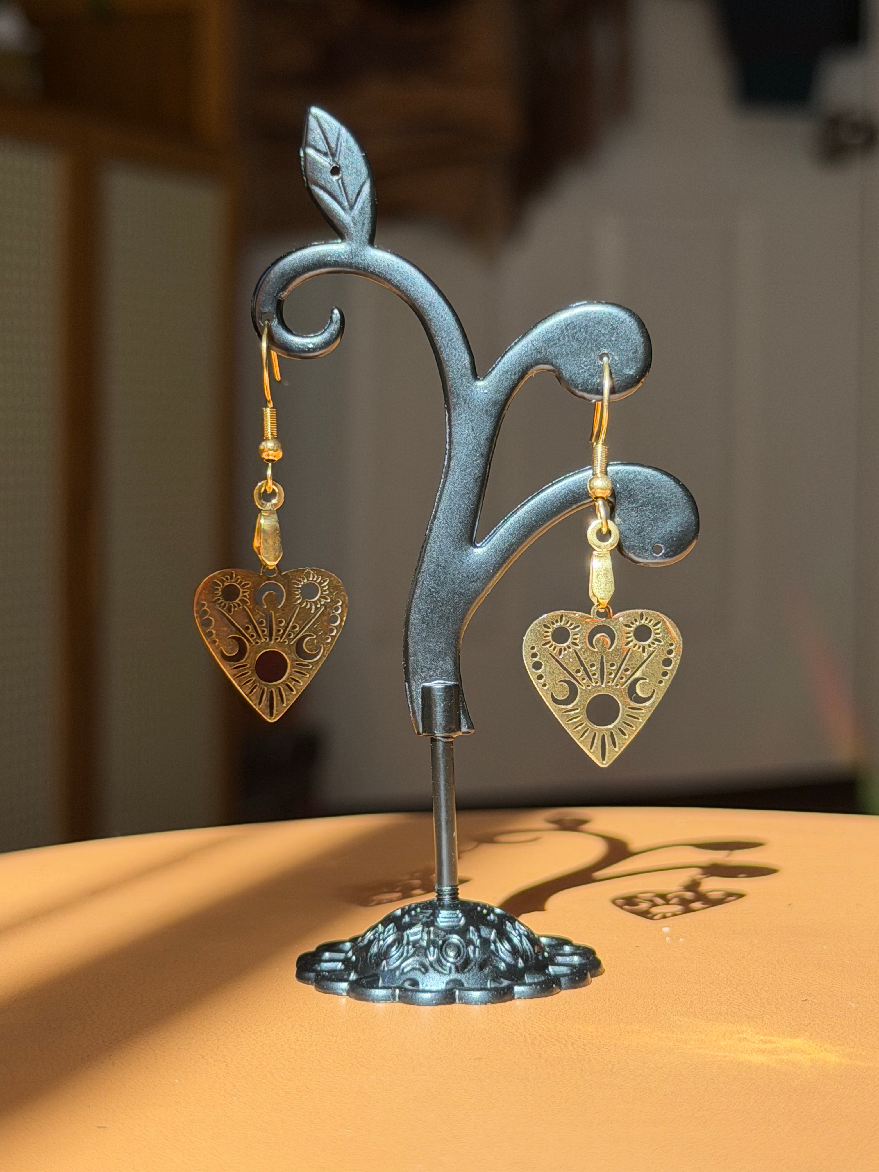 cutesie heart earrings - gold
