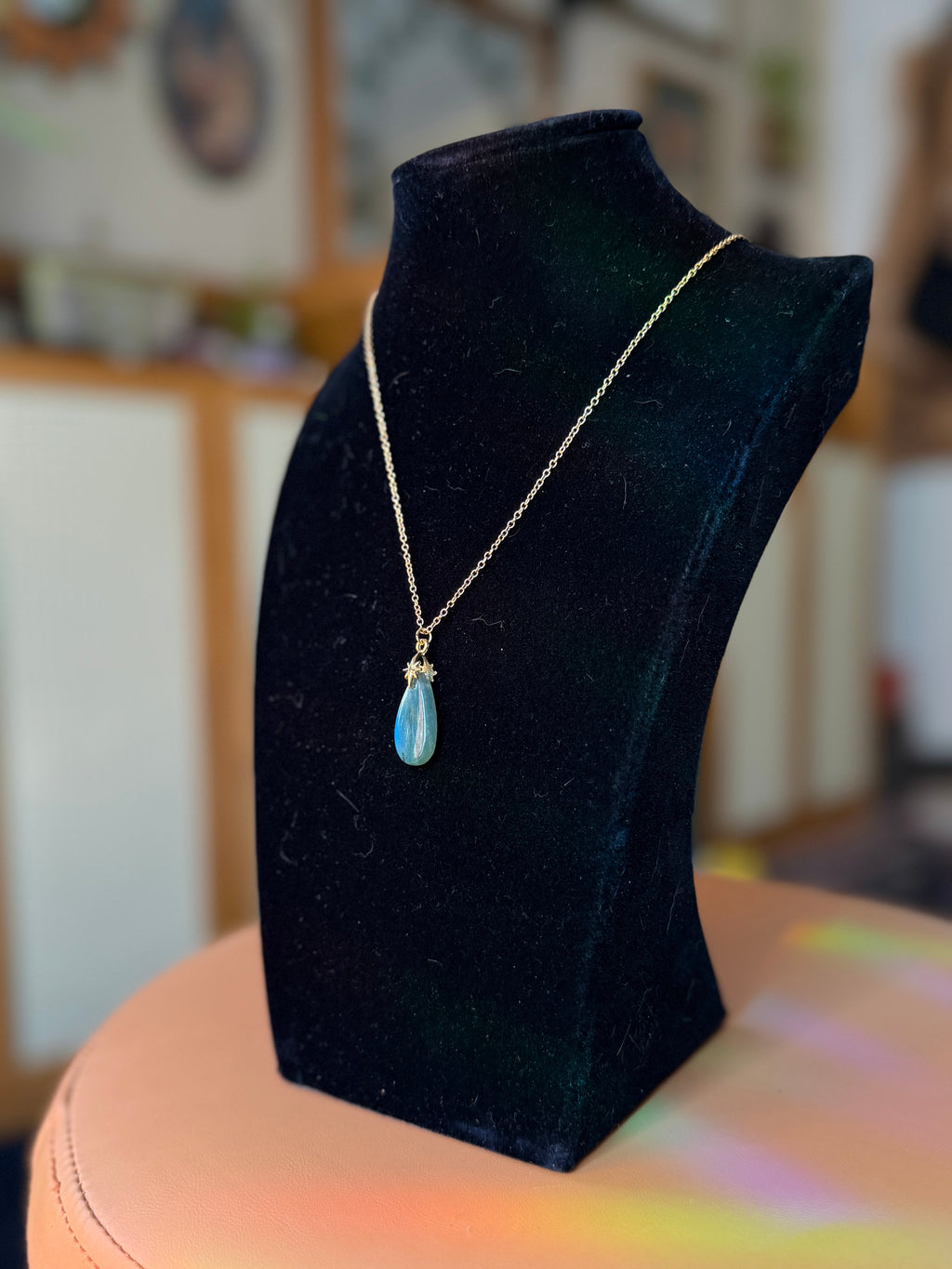 labradorite necklace w/ star accents - gold