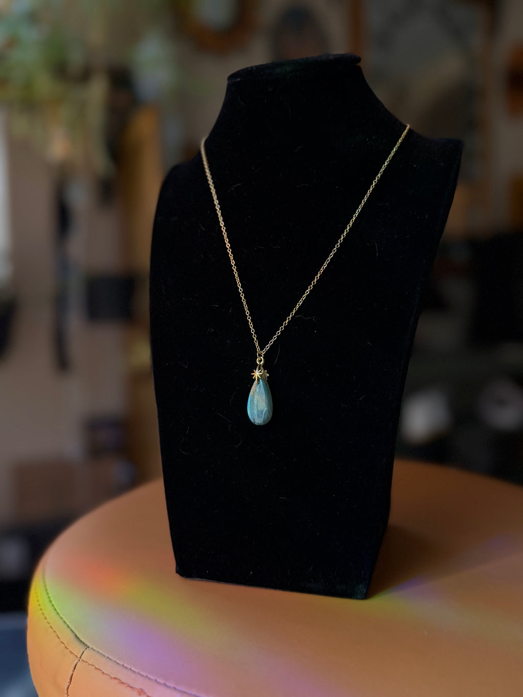 labradorite necklace w/ star accents - gold