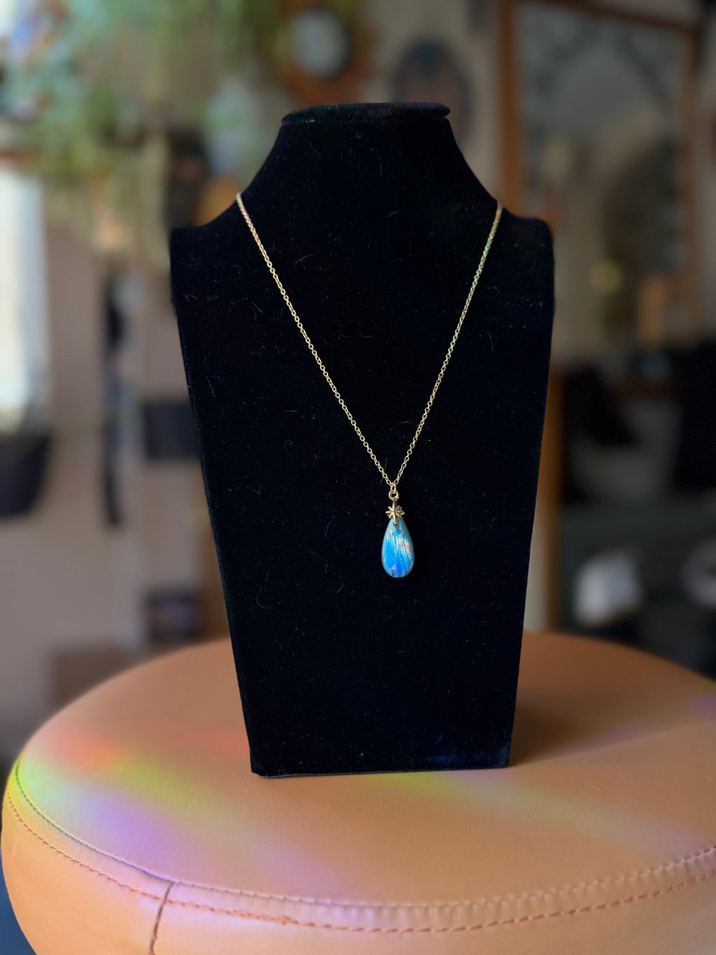 labradorite necklace w/ star accents - gold