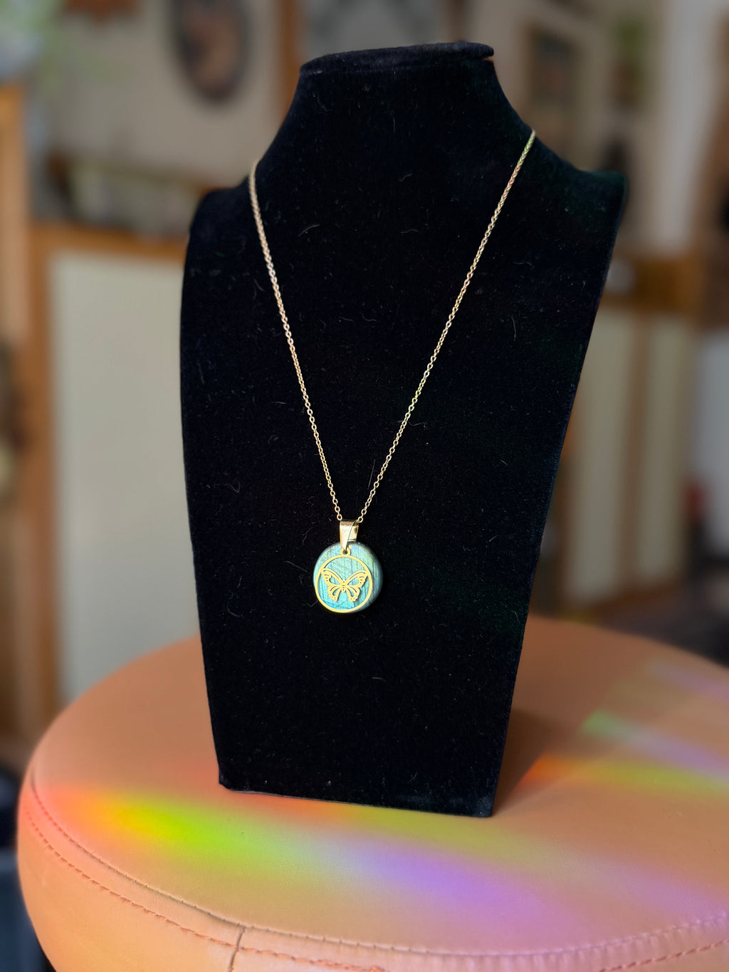 labradorite necklace w/ butterfly accents - gold